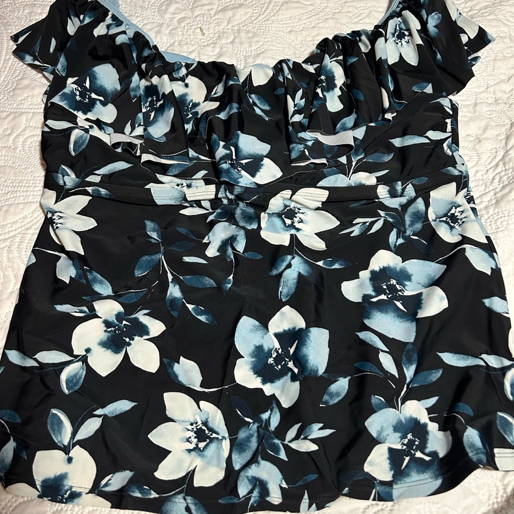 Island Escape Underwire Tankini Top 18W